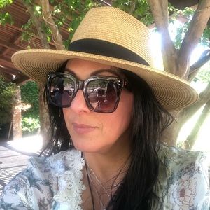 Meet your Posher, Julissa